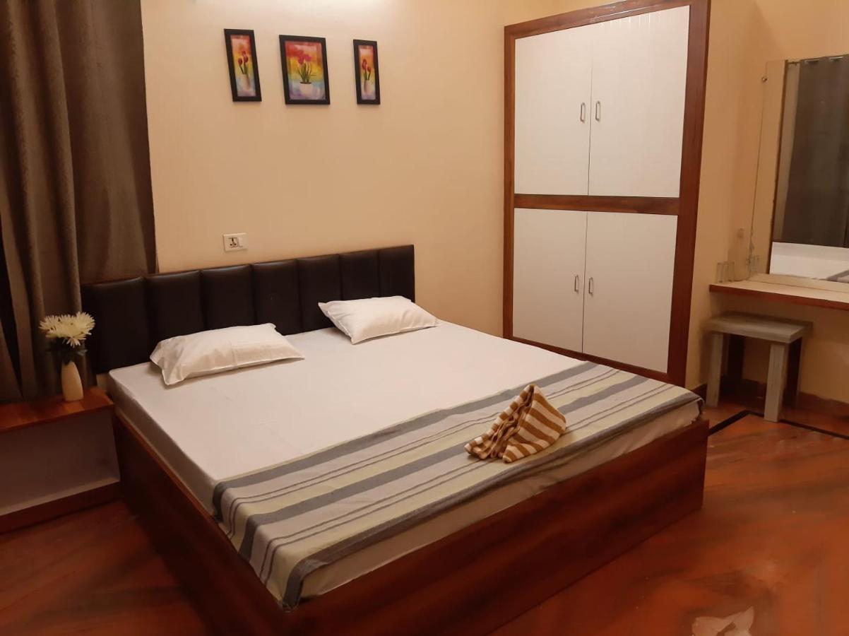 Paarijaat Homestay & Guesthouse Ayodhya ภายนอก รูปภาพ