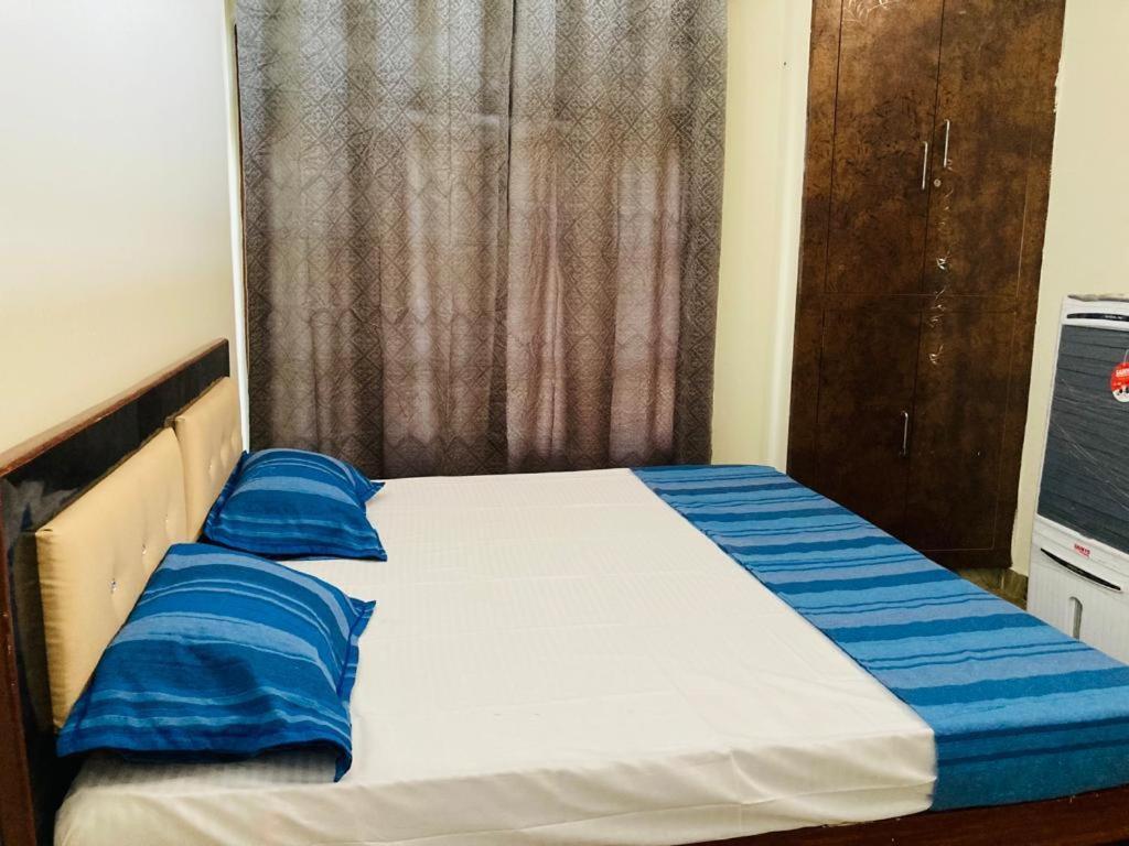 Paarijaat Homestay & Guesthouse Ayodhya ภายนอก รูปภาพ